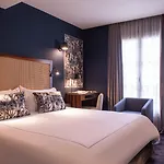 Mom'art 4* Paris