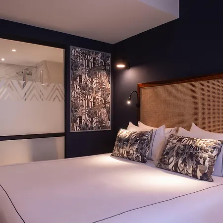 Hotel Mom'art 4*